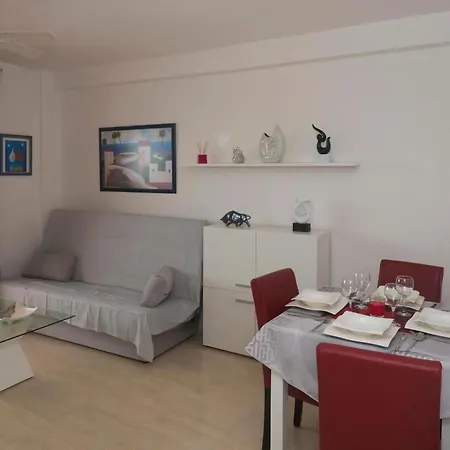 Apartment Mit Balkon Und Direktem Meerblick Ifach